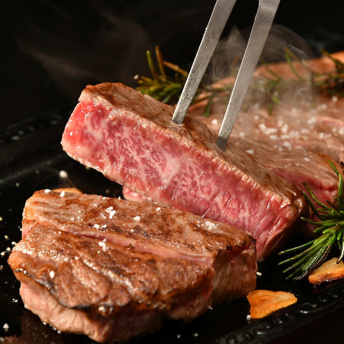 松阪牛サーロインステーキ肉 200ｇ　3枚　贈答用木箱入りギフト