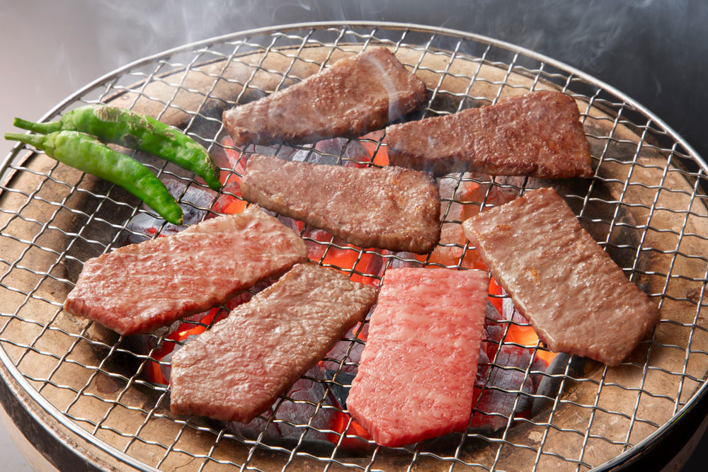 松阪牛焼肉用 (肩ロース) ＠2970 400ｇ　贈答用木箱入りギフト